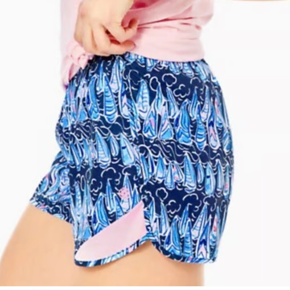 Lilly Pulitzer Luxletic Ocean Trail Shorts Low Tide Navy Sails sz XL